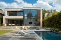 Strakke lijnen en neutrale kleuren: dit moderne huis is om van te smullen