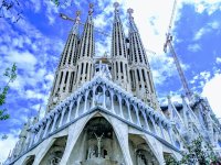 De Sagrada Família is nu de hoogste kerk van de wereld