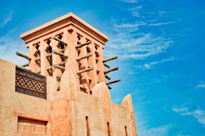 Dubai's nieuwste luxetoren doet niet mee aan glas
