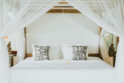 Het hemelbed is terug, maar niet meer zo kitscherig