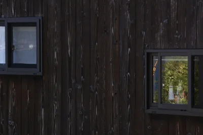 Verkoold hout is de nieuwe luxe geveltrend