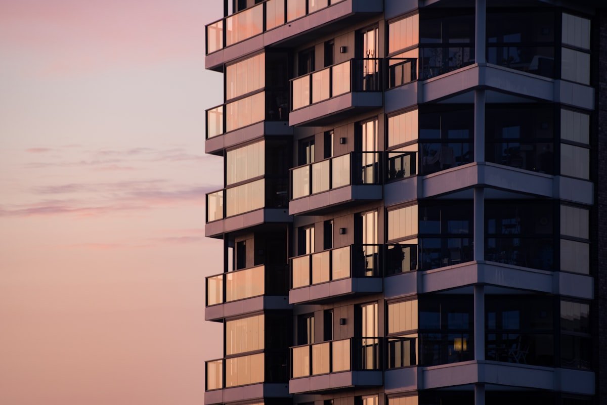 Deze gevangenis in Amsterdam is nu een luxe woonwijk